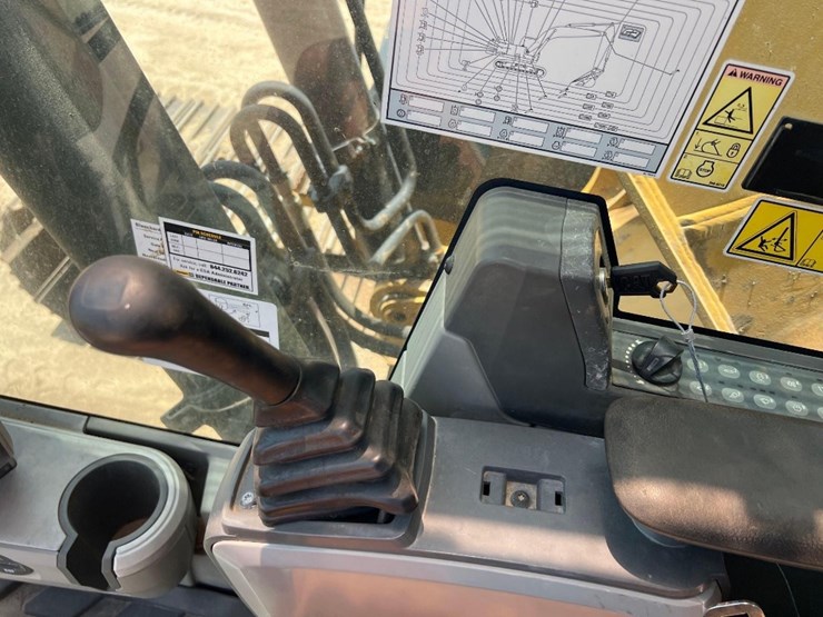 2013-caterpillar-320el-image-34