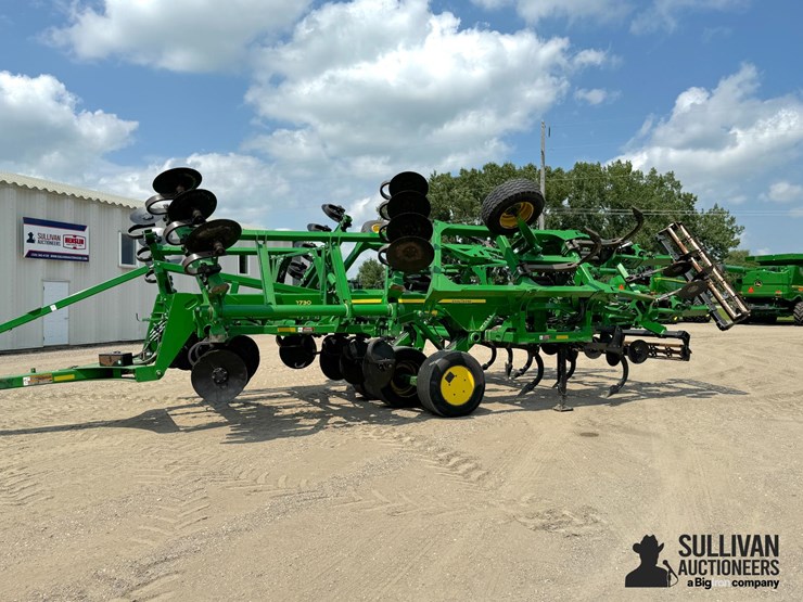 2017-john-deere-2730-image-8