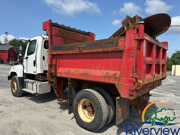 2017-freightliner-114sd-image-4