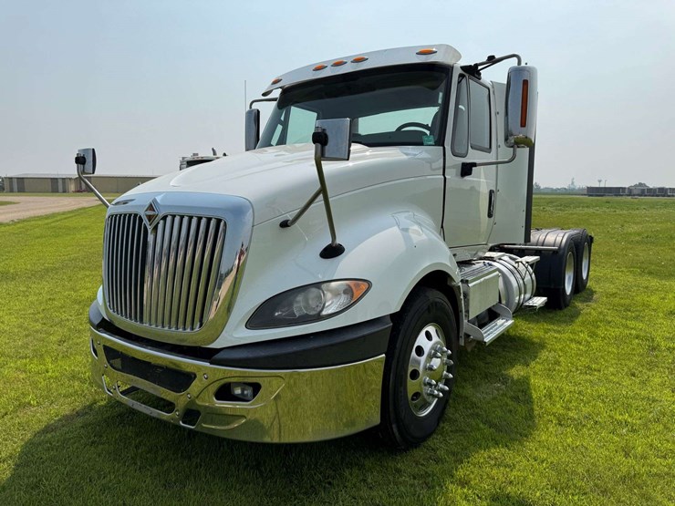 2016-international-prostar-image-1