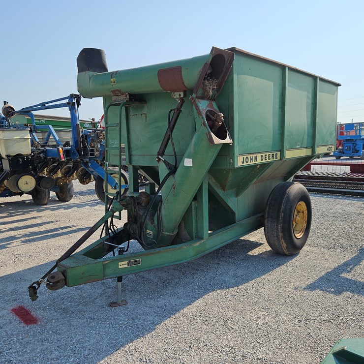 JOHN DEERE 400