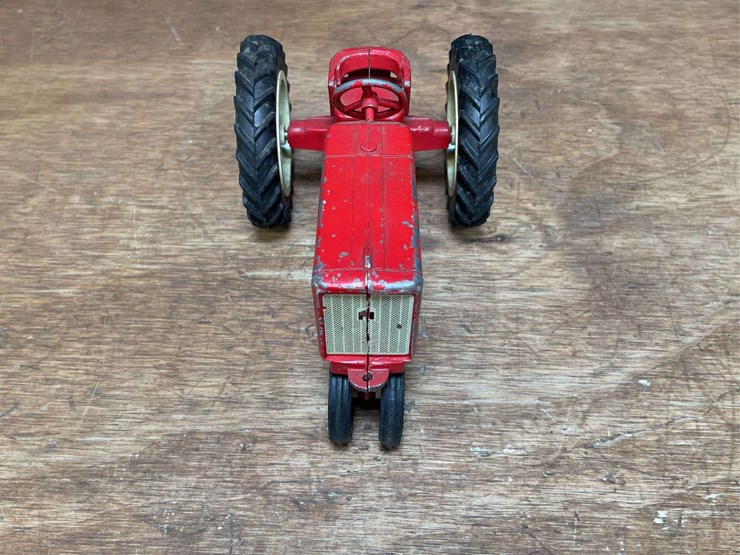 1/16-farmall-404-ertl-image-10