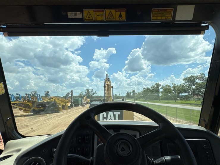 caterpillar-740b-image-25