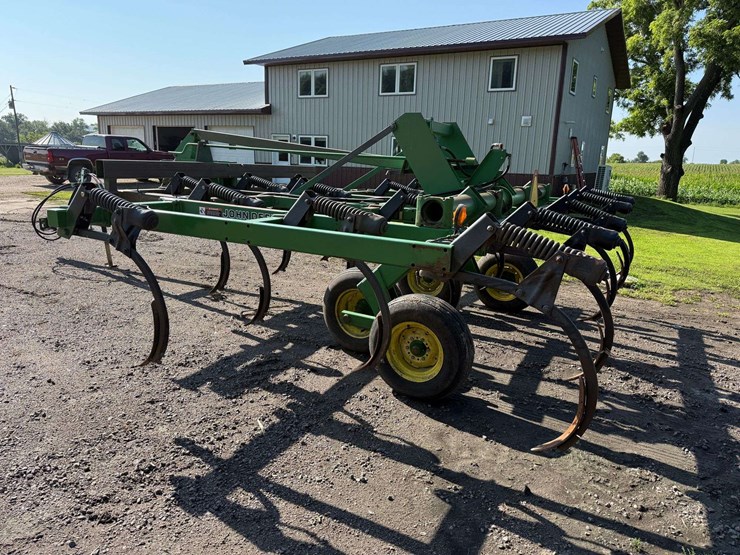 john-deere-680-image-4