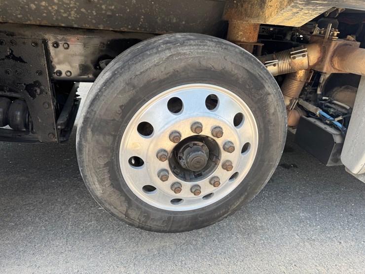 2018-western-star-4700sb-image-40