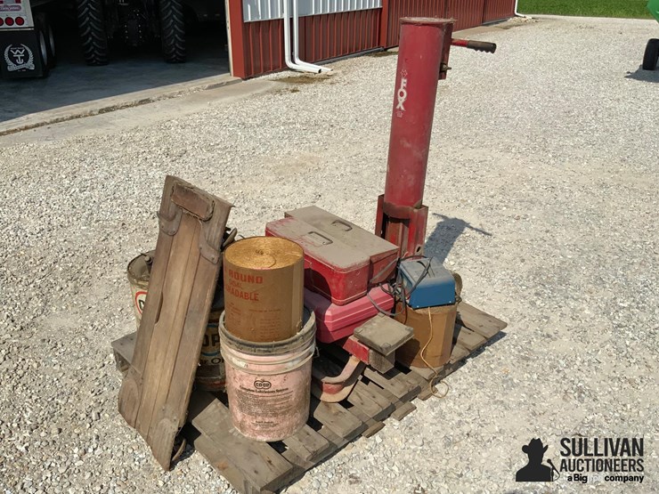 pallet-of-shop-supplies-&-tools-image-1