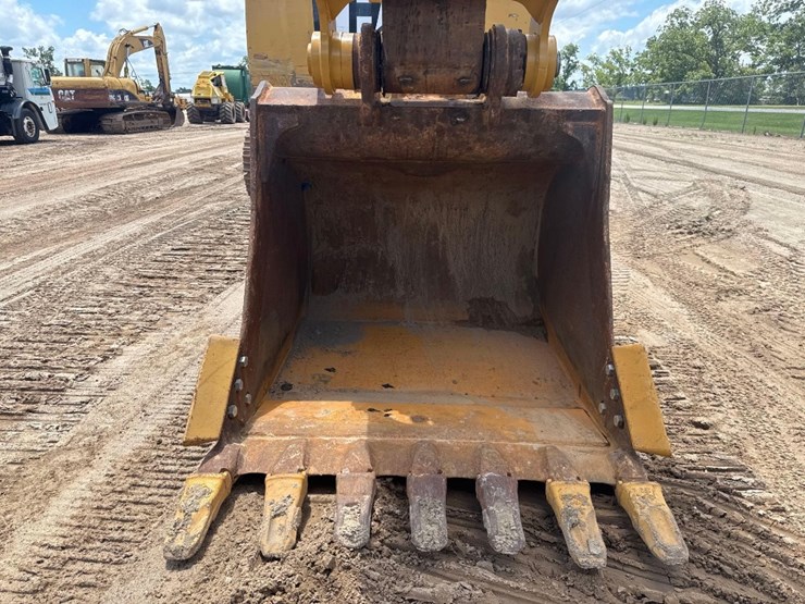 2015-caterpillar-336fl-image-27