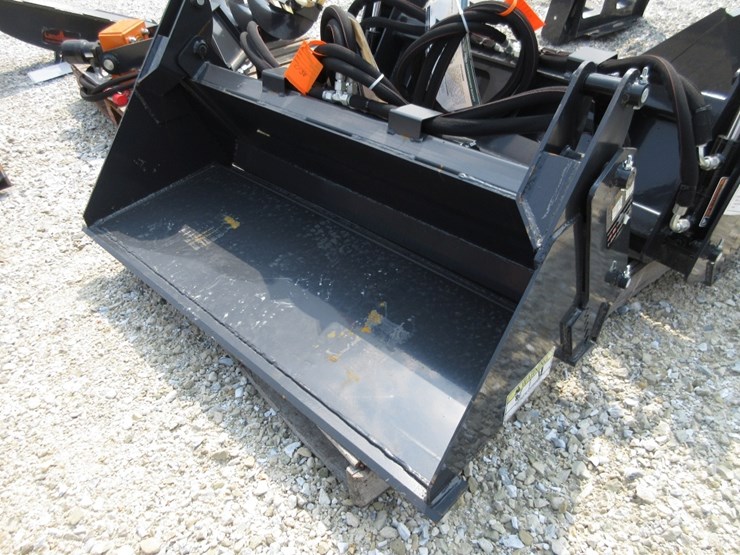 wolverine-mini-skid-steer-combination-bucket-image-2