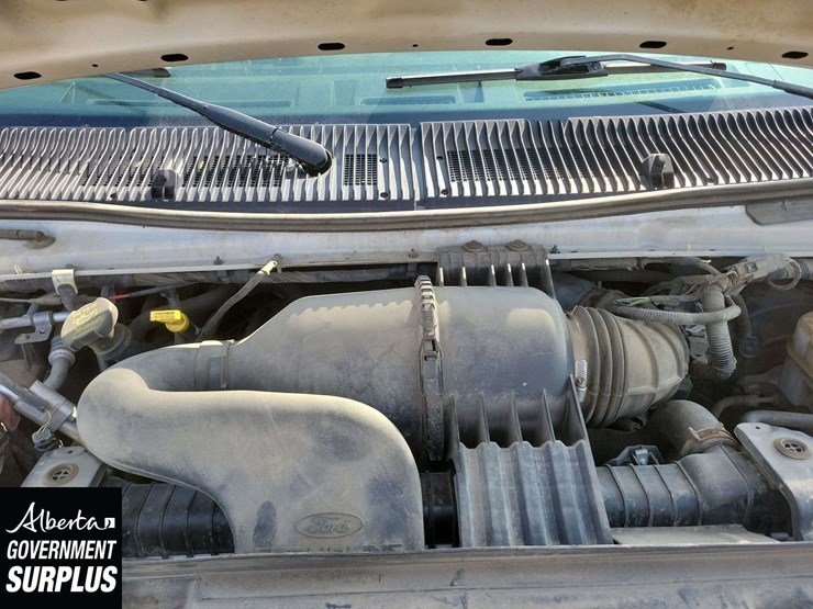 2014-ford-cargo-image-10