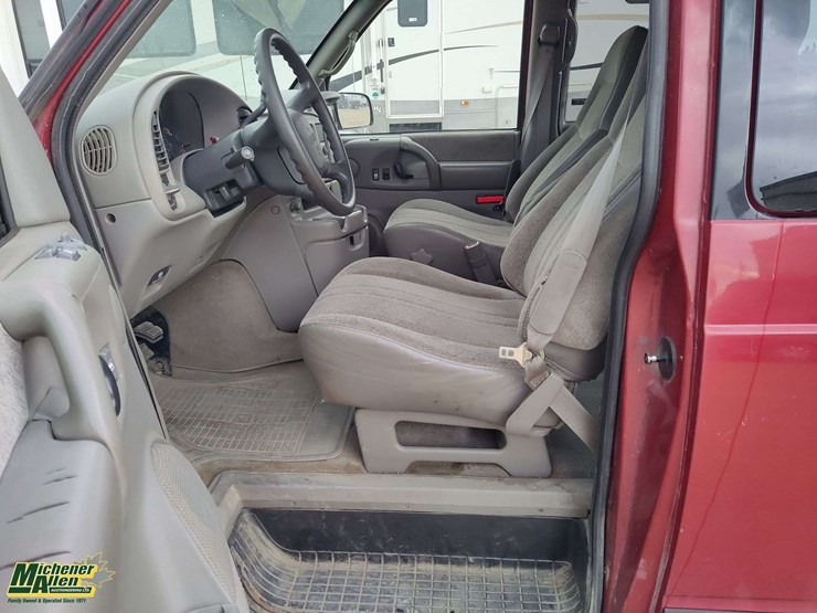 1998-gmc-safari-image-14