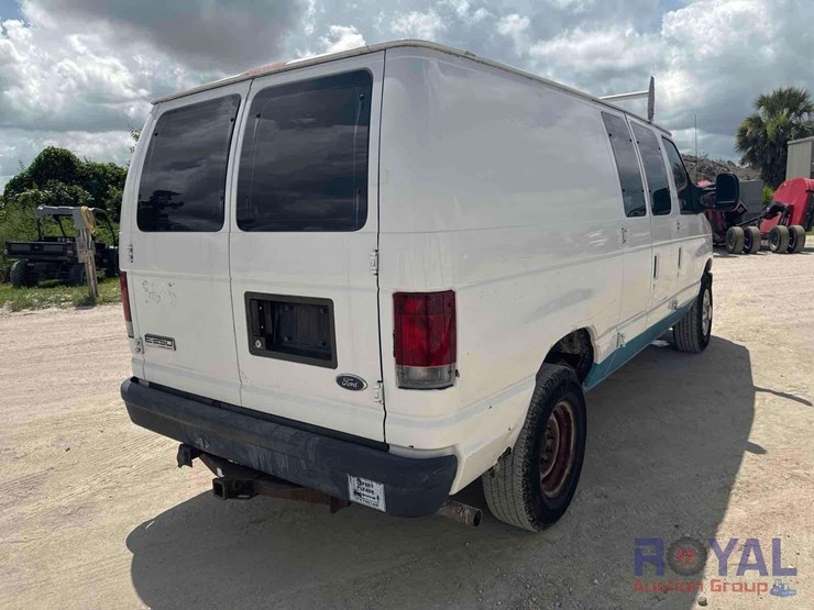 2008-ford-cargo-image-34
