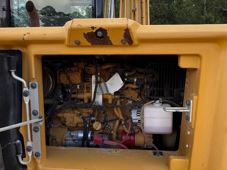 2019-caterpillar-310-image-23