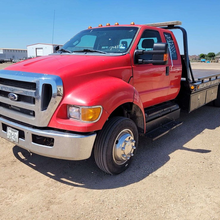 2013 FORD F650