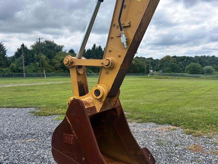 2018-caterpillar-320gc-image-9