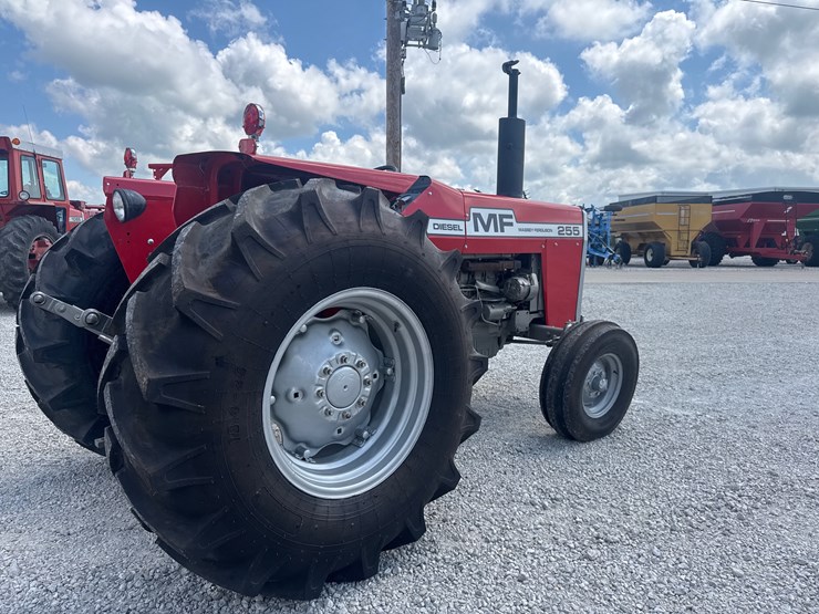 massey-ferguson-255-image-6
