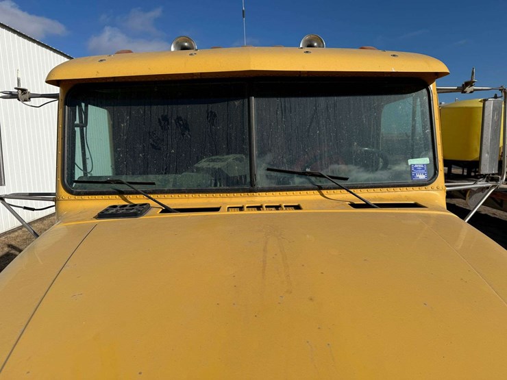 1993-freightliner-fld112-image-43