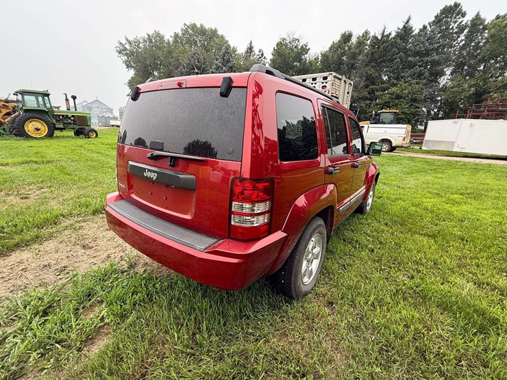 2010-jeep-liberty-image-9