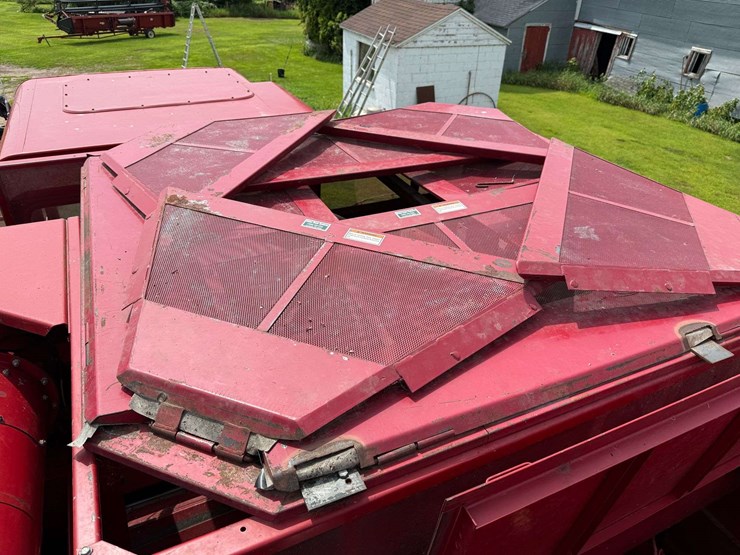 1990-case-ih-1680-image-30