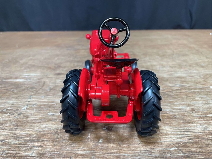 1/16-farmall-cub-2007-red-power-roundup-nib-ertl-image-5