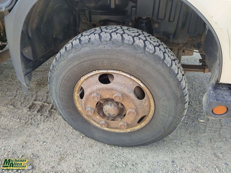 2012-hino-155-image-26