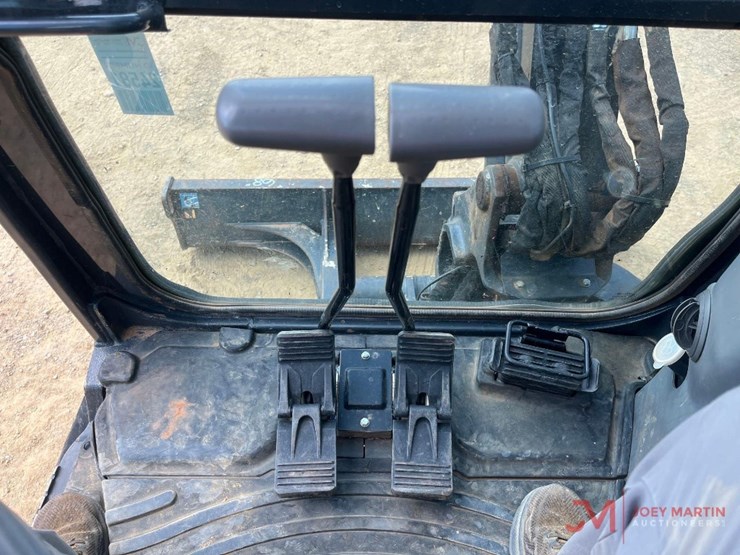 2022-deere-35g-image-19