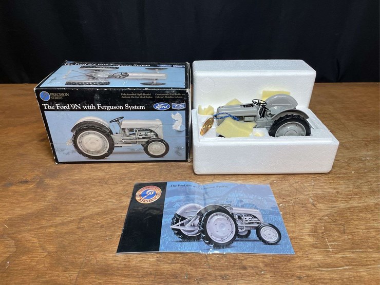 1/16-ford-9n-precision-nib-ertl-image-1