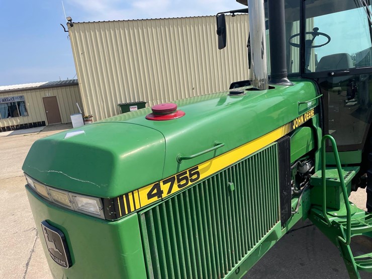 john-deere-4755-image-30