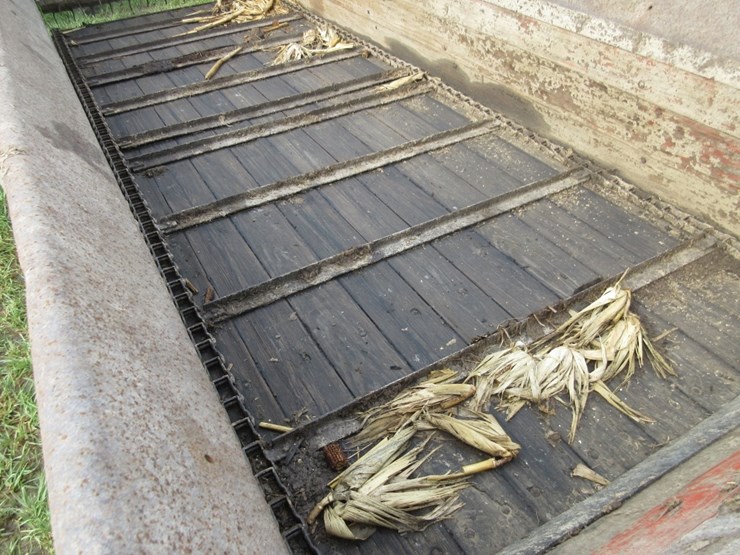 new-idea-manure-spreader-image-3