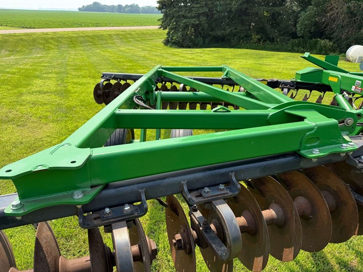 2013-john-deere-2623-image-40