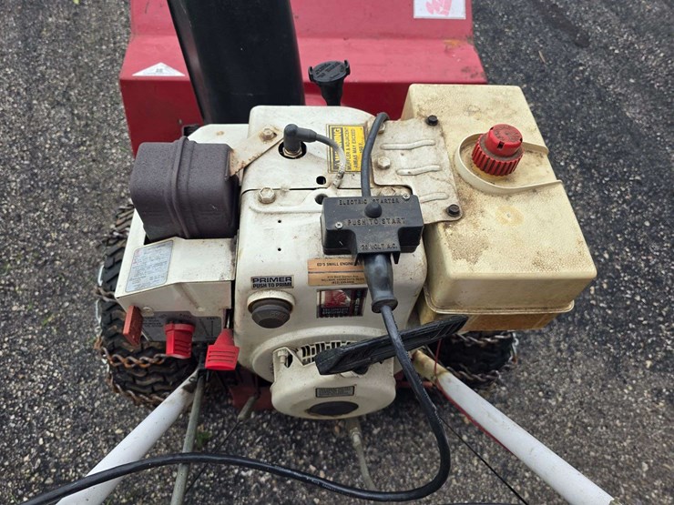 snapper-1030-walk-behind-snow-blower,-self-propelled,-electric-start,-tecumseh-cast-iron-engine,-lig-image-11