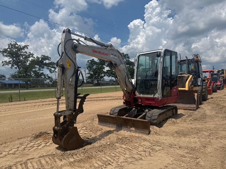 2018-takeuchi-tb240-image-2