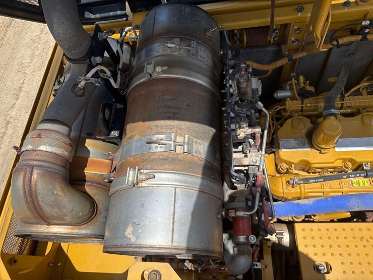 2015-caterpillar-336fl-image-32
