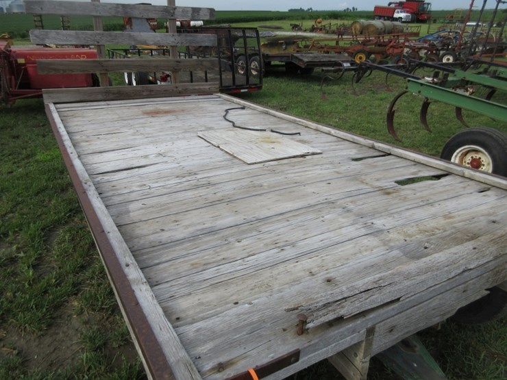 john-deere-hayrack-image-4