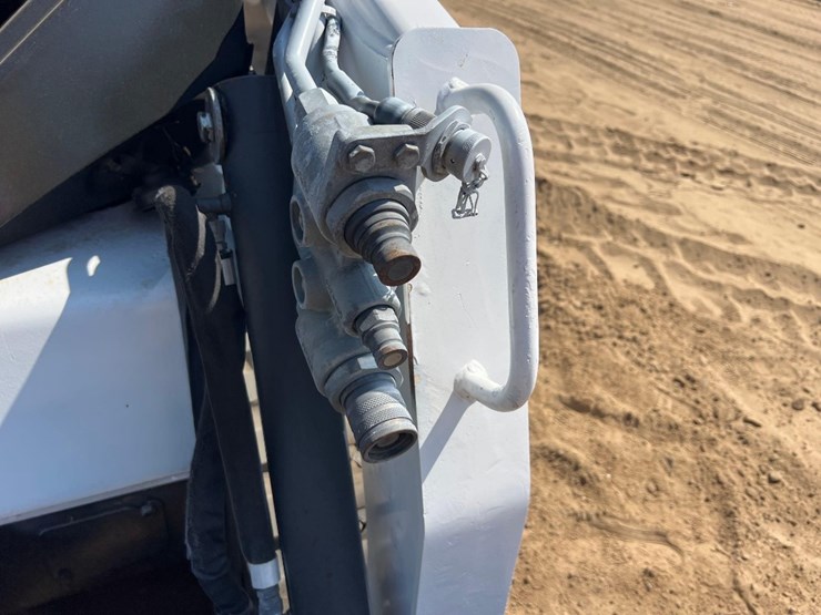 2018-bobcat-t450-image-11