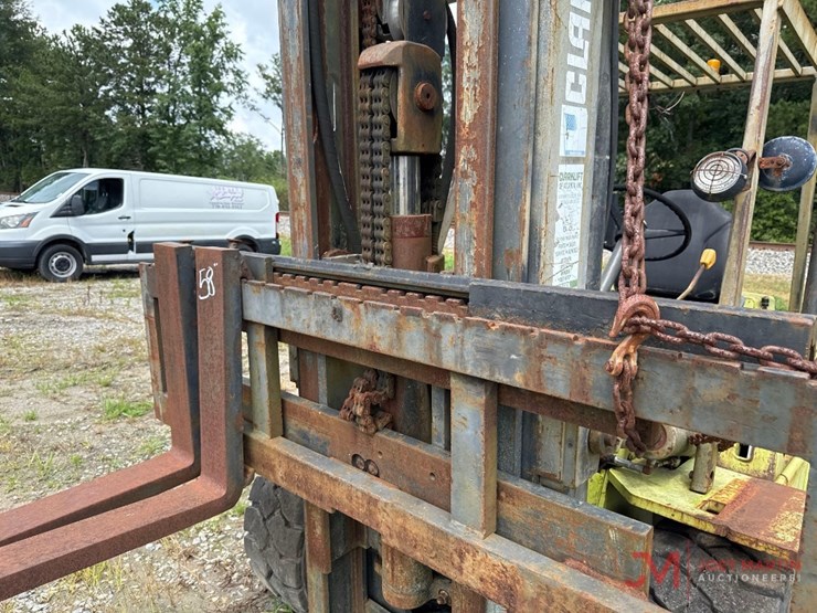clark-c500-ys6500-straight-mast-forklift-image-5