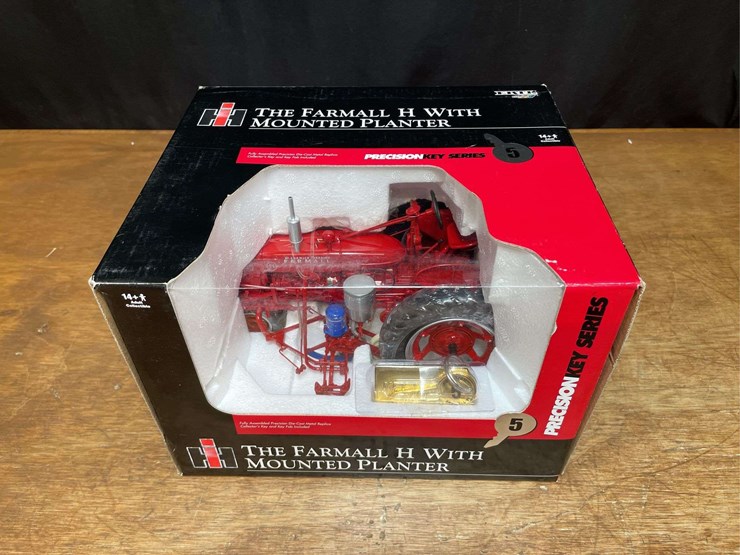 1/16-farmall-h-w/planter-precision-key-nib-ertl-image-3
