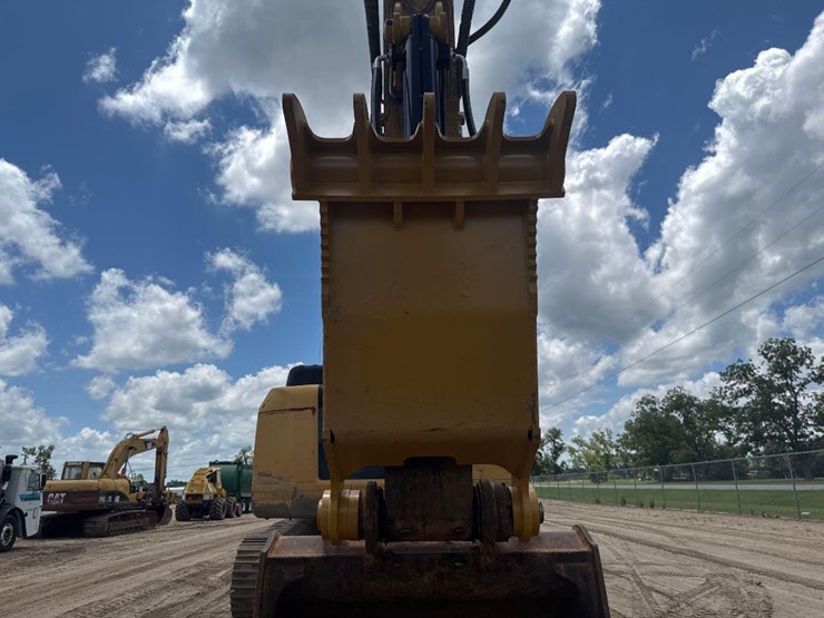 2015-caterpillar-336fl-image-24