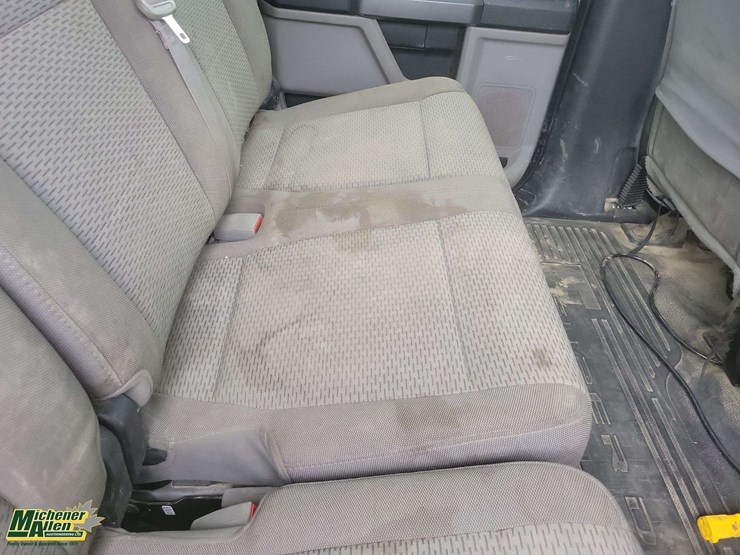 2018-ford-550-image-32