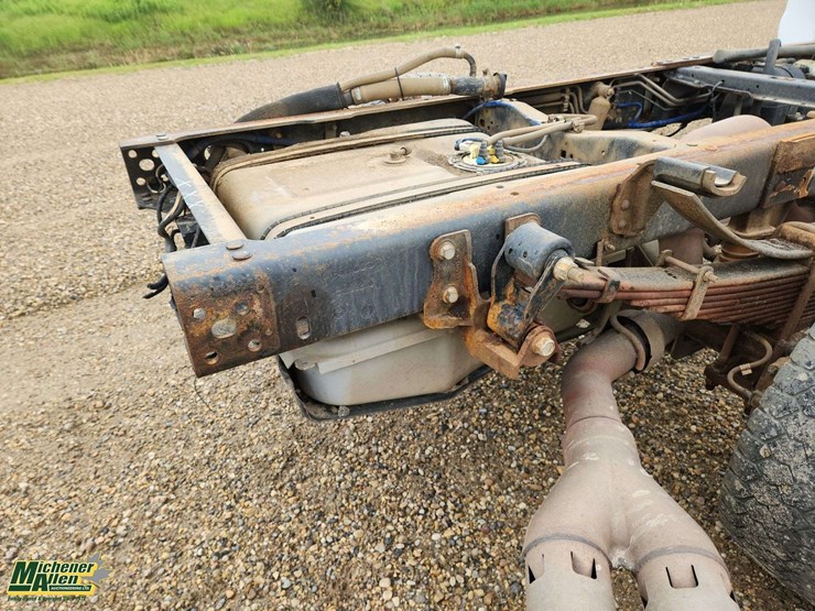 2016-ford-550-image-33