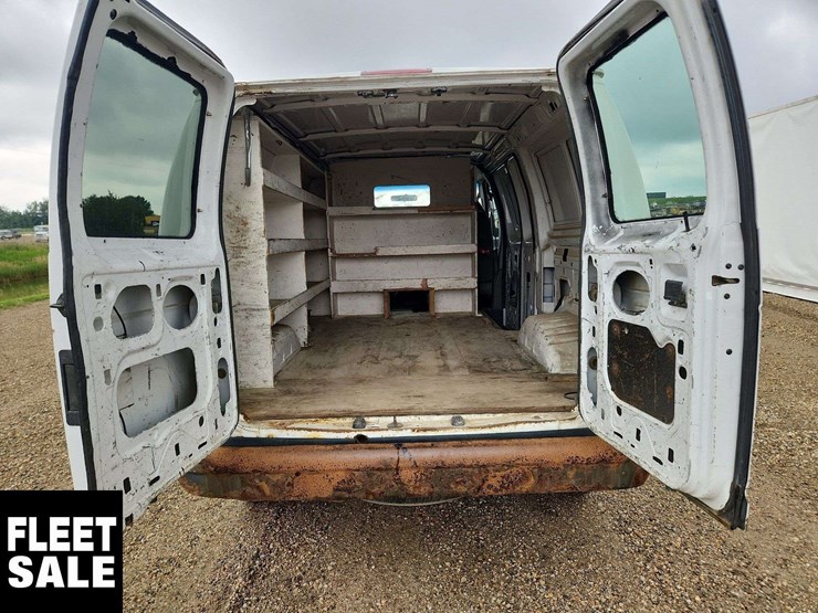 2005-ford-cargo-image-17