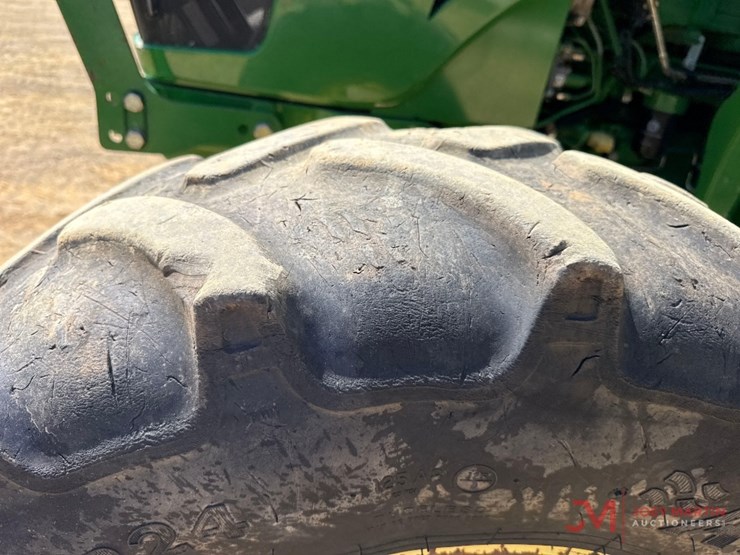 john-deere-6105e-image-7