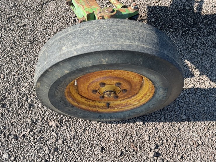 john-deere-820-image-18