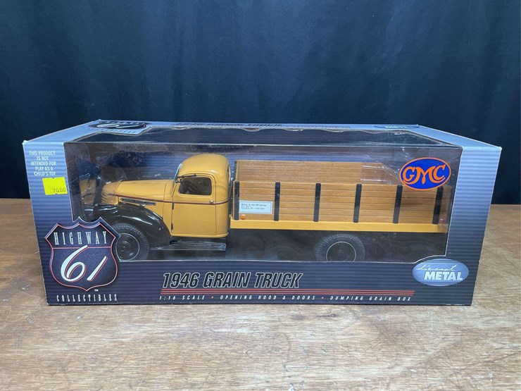 1/16-gmc-grain-truck-nib-dcp-image-1