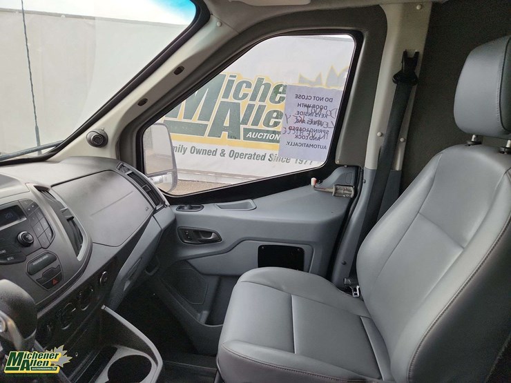 2015-ford-transit-image-13