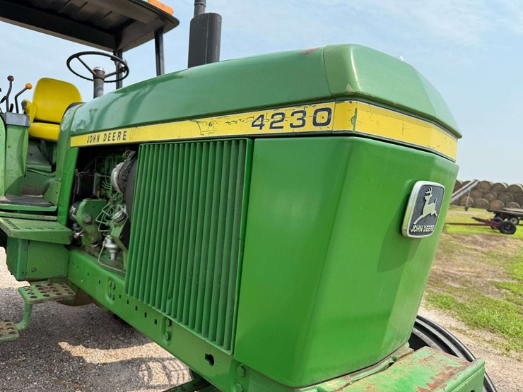 1977-john-deere-4230-image-37