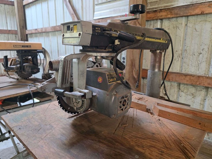 dewalt-2-1/4hp-770-deluxe-powershop-radial-arm-saw-image-3