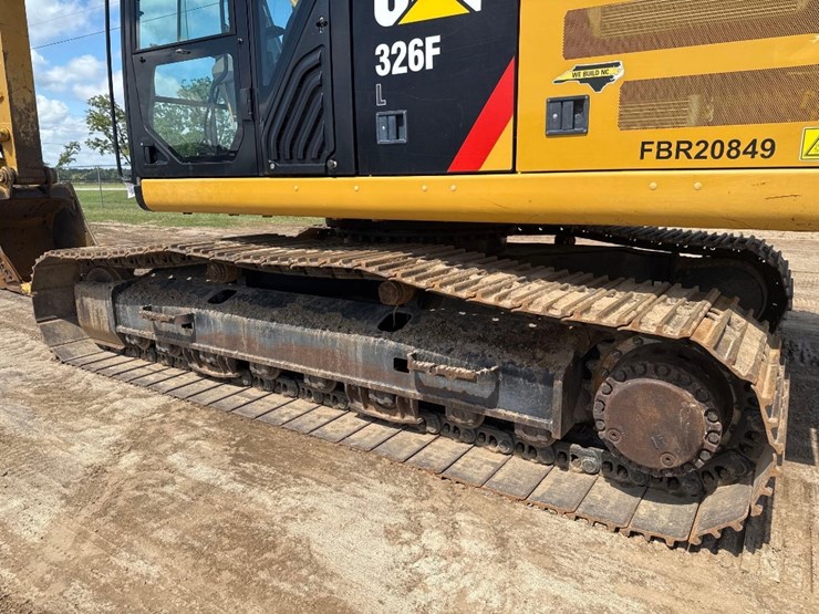 2019-caterpillar-326fl-image-9