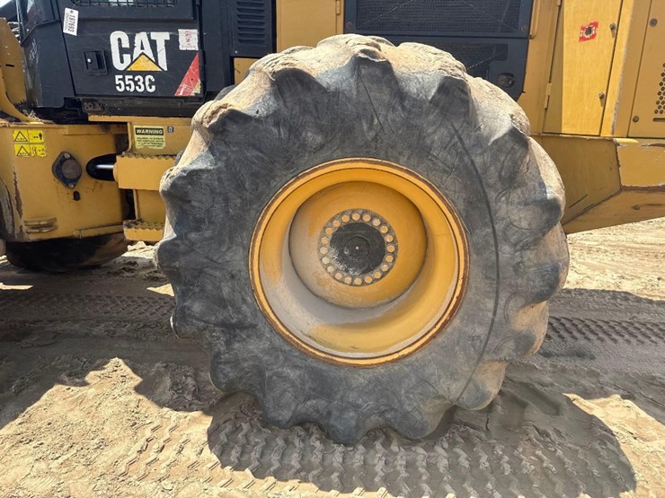 2016-caterpillar-553c-image-9