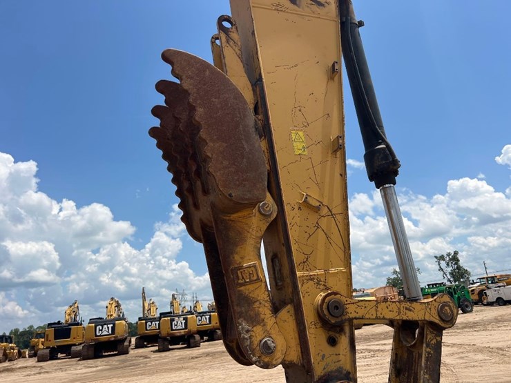 2013-caterpillar-320el-image-11