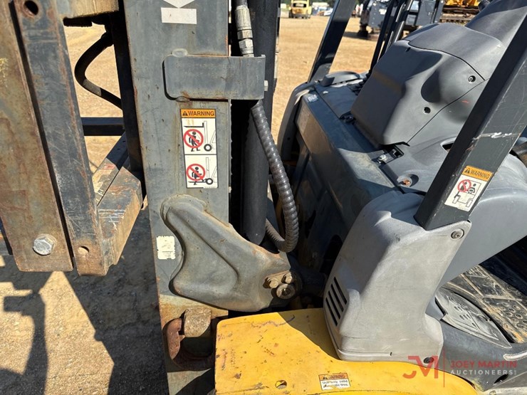 komatsu-fg25ht-16-image-6